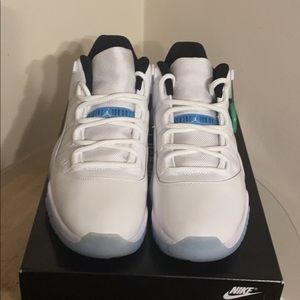 AIR JORDAN 11 RETRO LOW